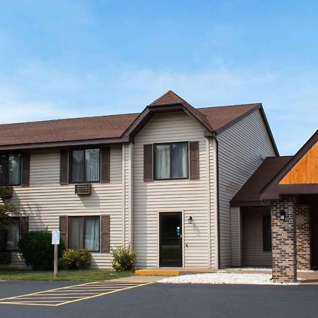 Magnuson Hotel Country Inn Ishpeming Exterior foto